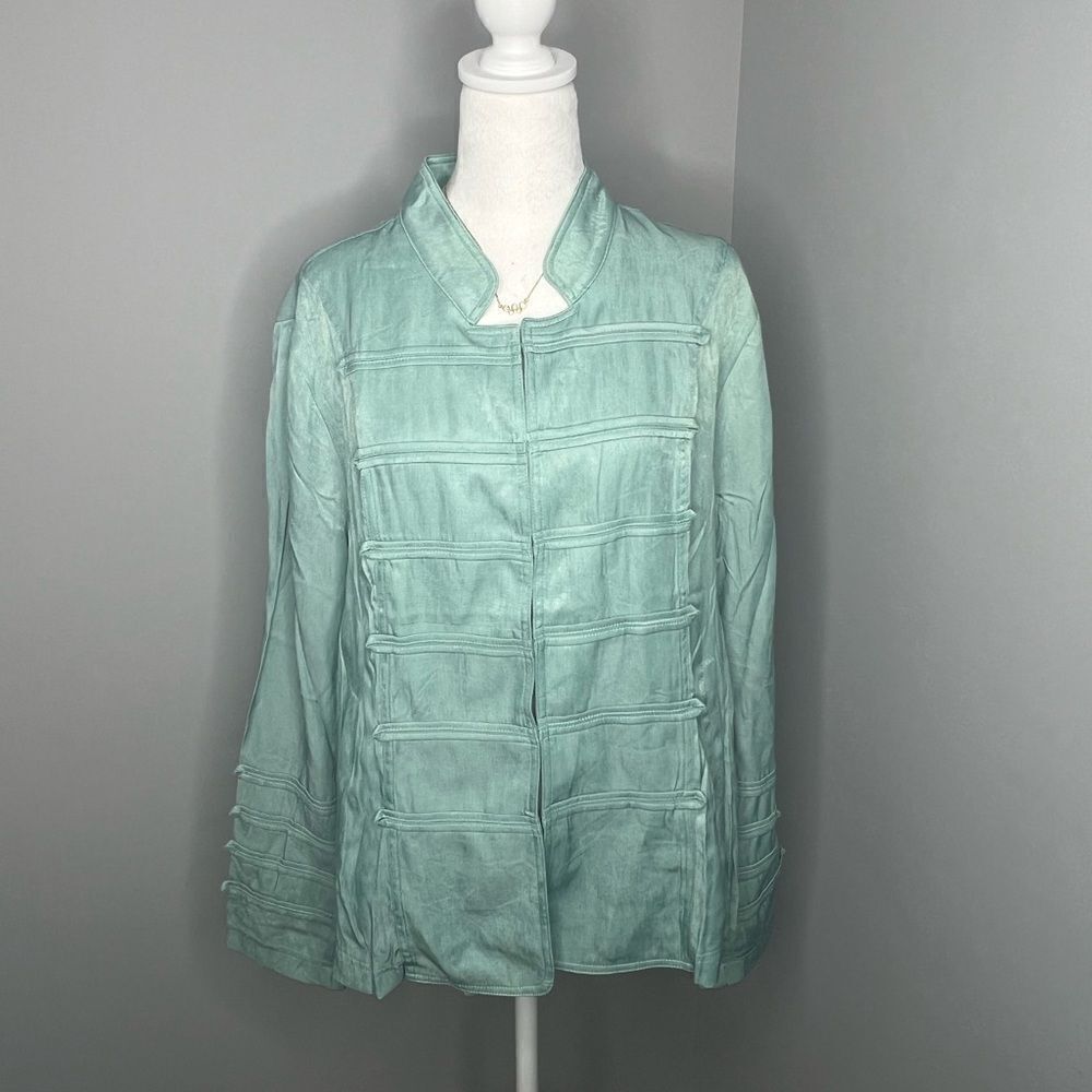 The Pyramid Collection tunic top